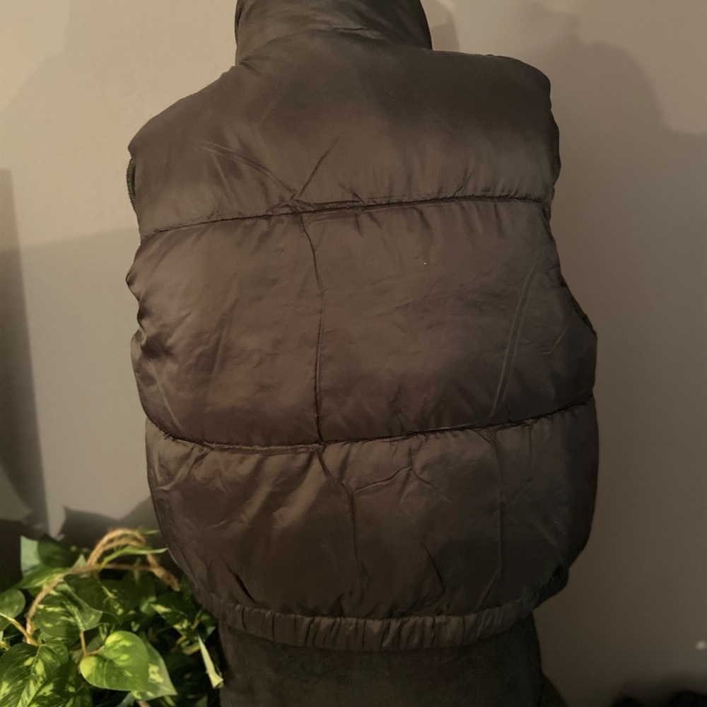 Cute Sleeveless Puffer Vest - Picture 3 of 8